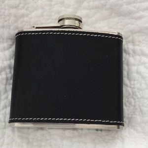 Travel liquor carrier